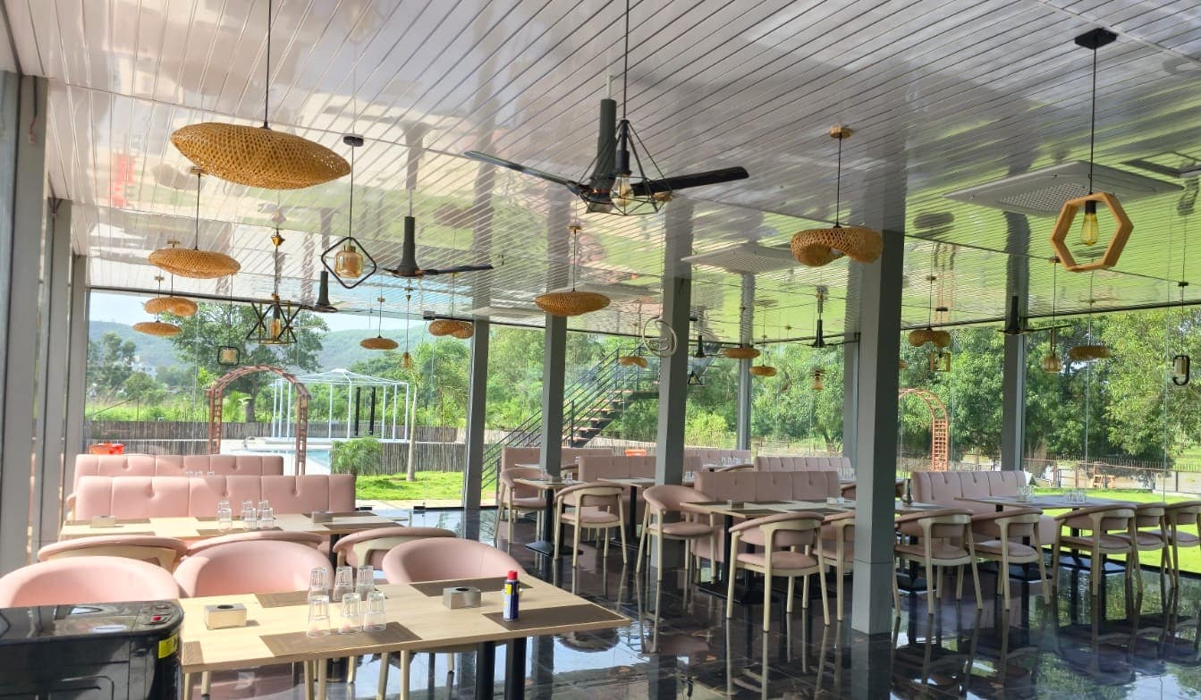 Restaurant Ambiance